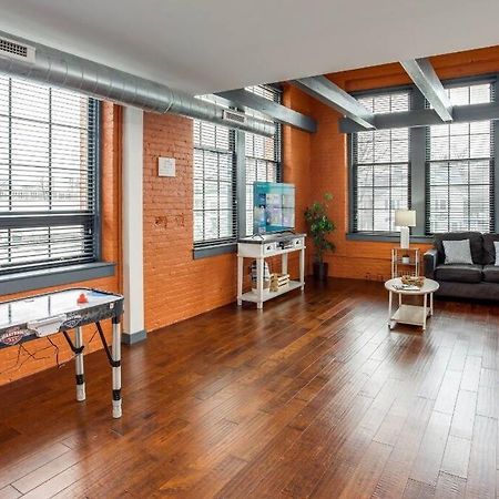 Appartamento Centric Modern Loft W/ King Beds Rochester Esterno foto