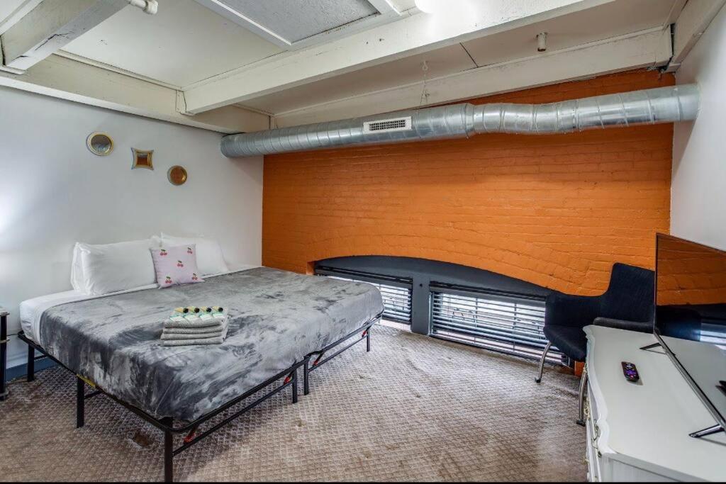 Appartamento Centric Modern Loft W/ King Beds Rochester Esterno foto