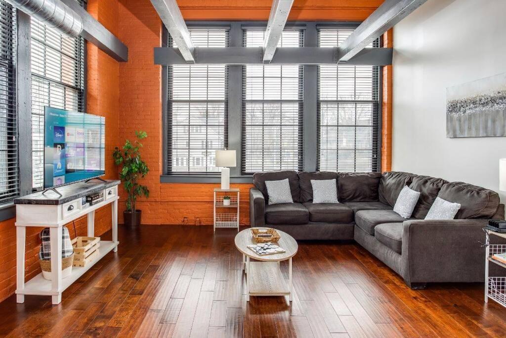 Appartamento Centric Modern Loft W/ King Beds Rochester Esterno foto